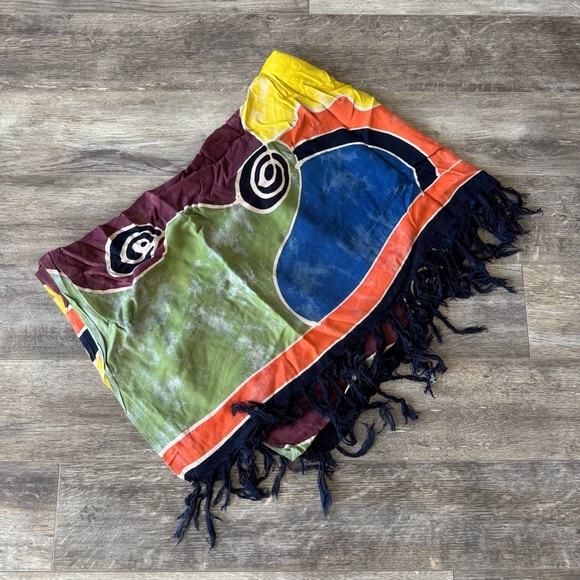 Colorful Abstract Patterned Sarong - Picture 2 of 3